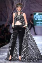 Model walks the ramp for Payal Jain, Sanchita at Wills Lifestyle India Fashion Week Autumn Winter 2012 Day 4 on 18th Feb 2012 (41).JPG